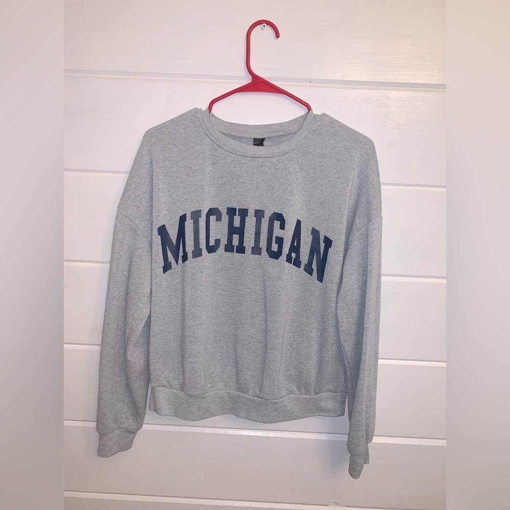 Sweatshirt